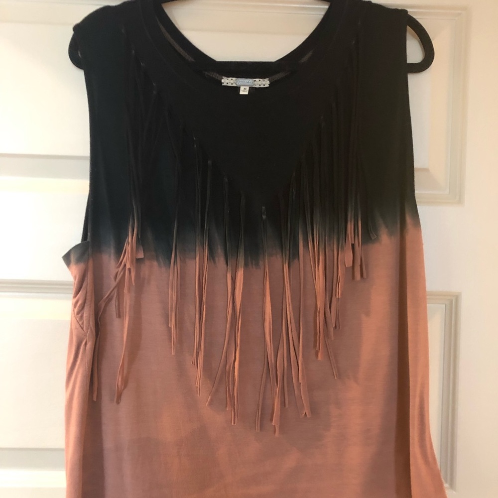 Gimmicks fringe top